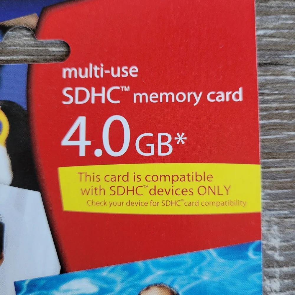 New Walgreens 4 GB Multi-Use SDHC Memory Card